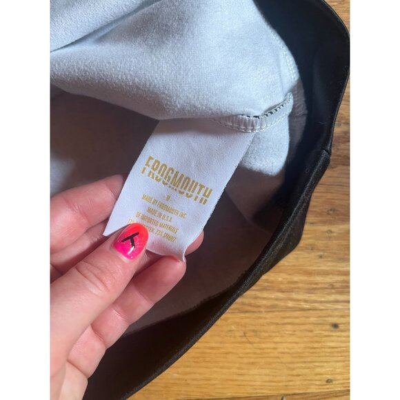 Frogmouth x CIB 'Not Here to Flirt" Sleeveless Hooded Top - Picture 4 of 4